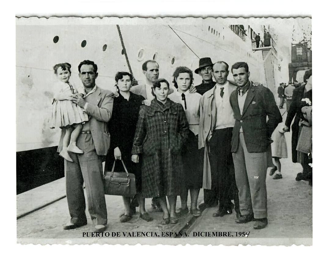 Familia de inmigrantes españoles en 1954